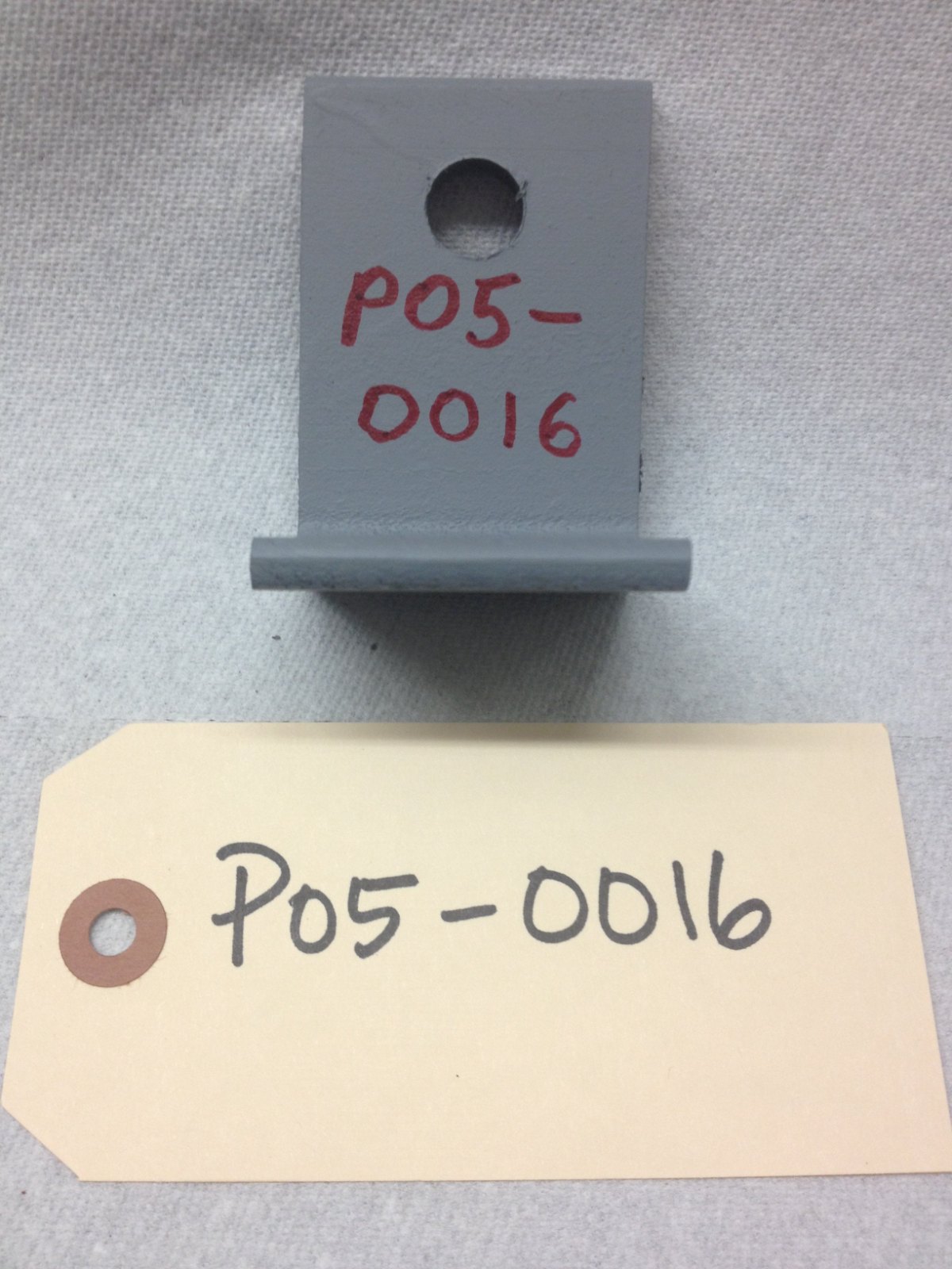 PD-0016 - PUD, Angle Clip Support for Galvanized Wire, 9/16" Dia. Hole
